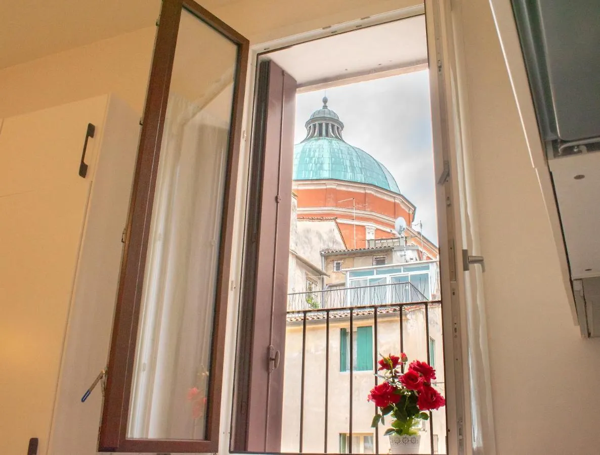 Vicenza Vista Sul Duomo Petite House Apartment